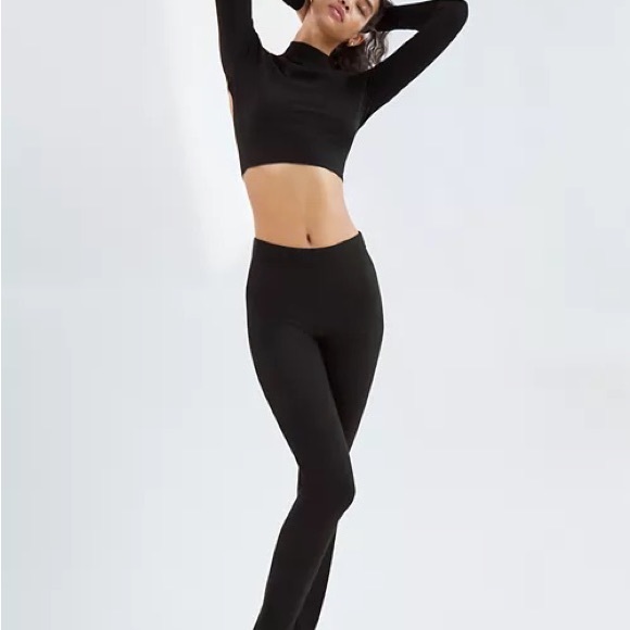 Aritzia / Ellie pant / size small / black / Sunday best - Picture 2 of 4